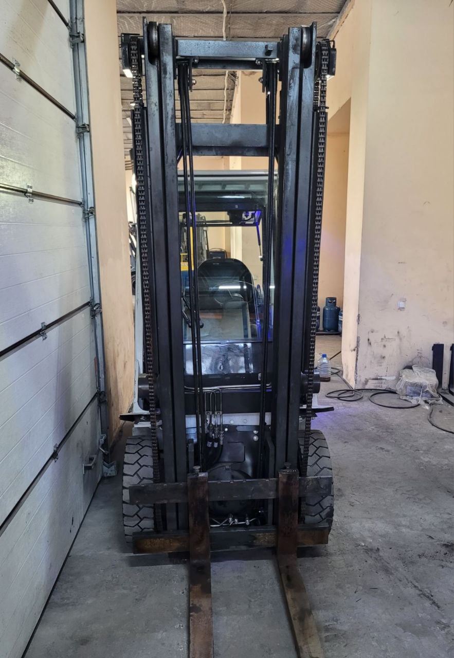 Forklift, gas 2 ton Nissan U1D2A20LQ