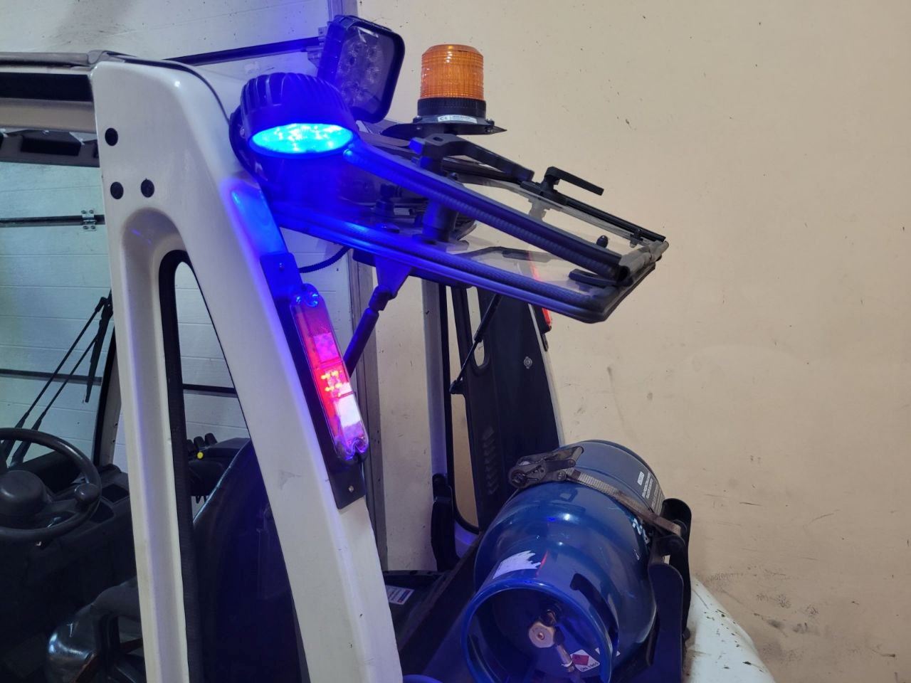 Forklift, gas 2 ton Nissan U1D2A20LQ