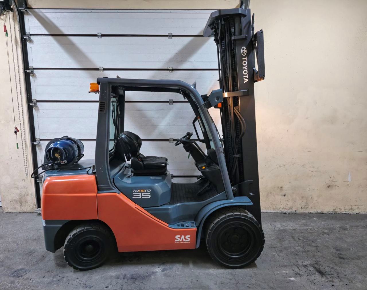 Навантажувач вилковий, газовий 3.5 тонни Toyota 02-8FGJF35