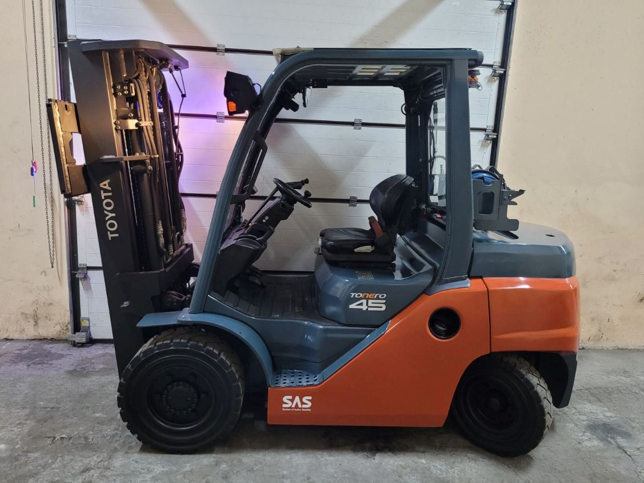 Навантажувач вилковий, Toyota 8FG40N газ-бензиновий 4,5 тонни