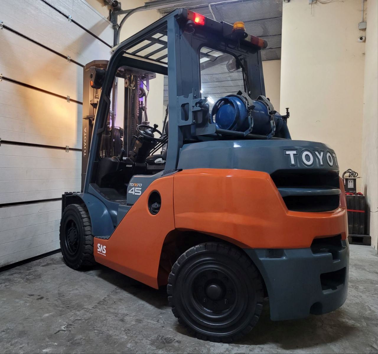 Навантажувач вилковий, Toyota 8FG40N газ-бензиновий 4,5 тонни