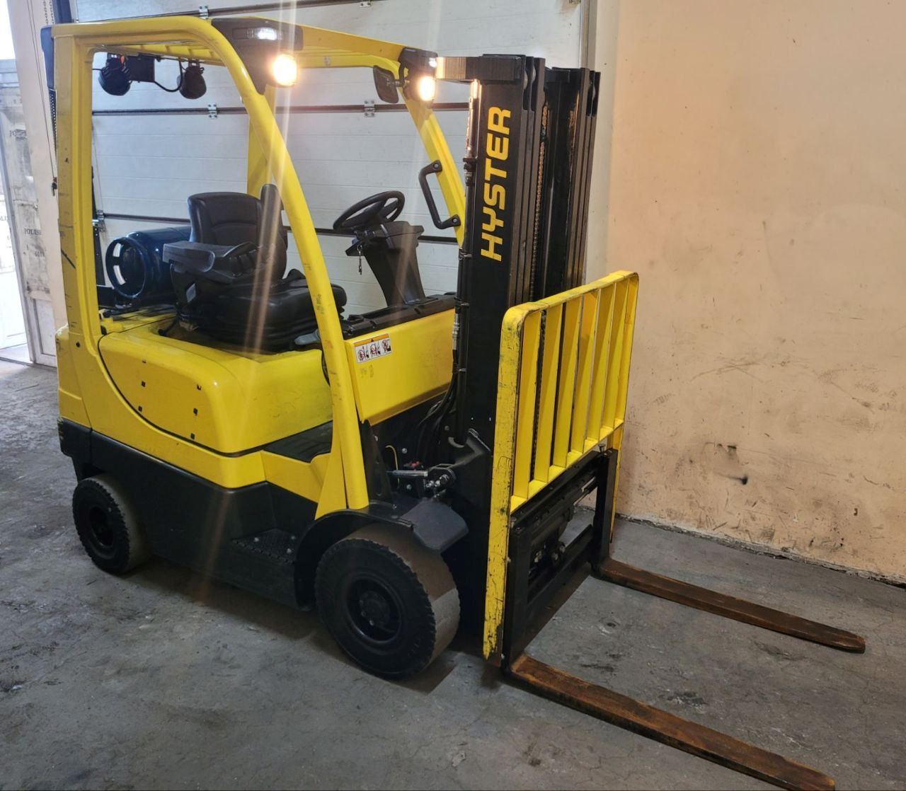 Навантажувач вилковий, газовий 2.0 тонн Hyster H2.0FT , Великобританія