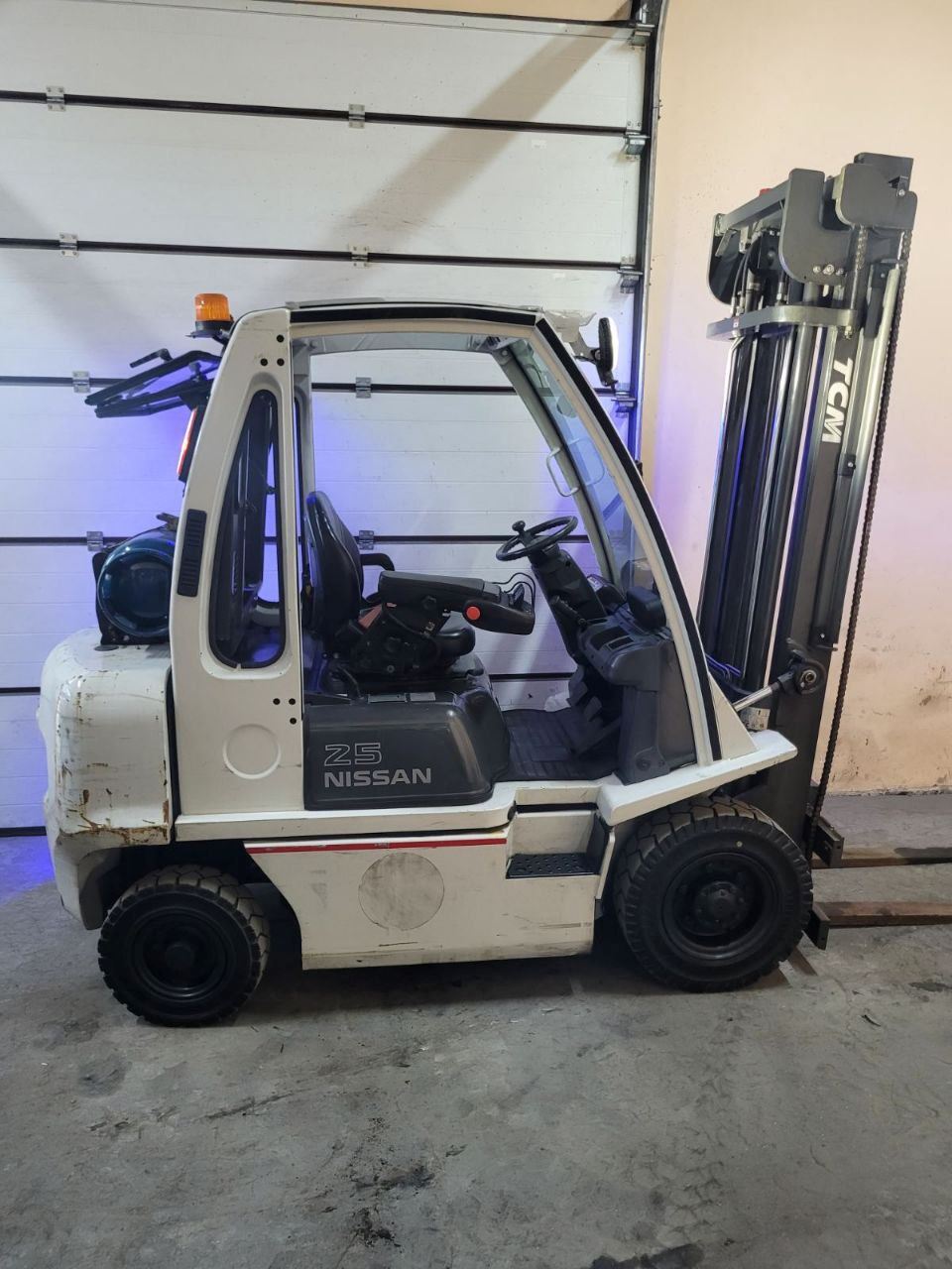 Wózek widłowy gazowy 2,5 tony Nissan-Unicarriers U1D2A25LH
