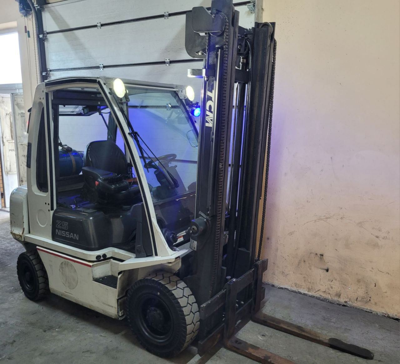 Wózek widłowy gazowy 2,5 tony Nissan-Unicarriers U1D2A25LH