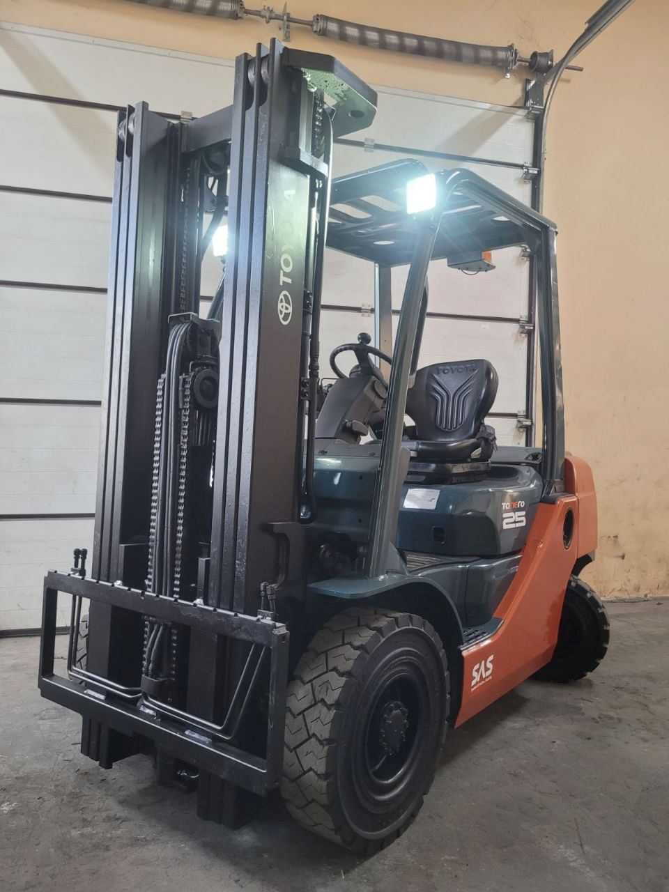 Wózek widłowy Toyota 02-8FDF25, diesel 2,5 tony