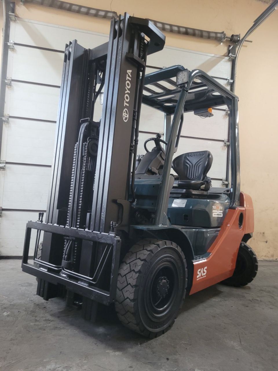 Wózek widłowy Toyota 02-8FDF25, diesel 2,5 tony