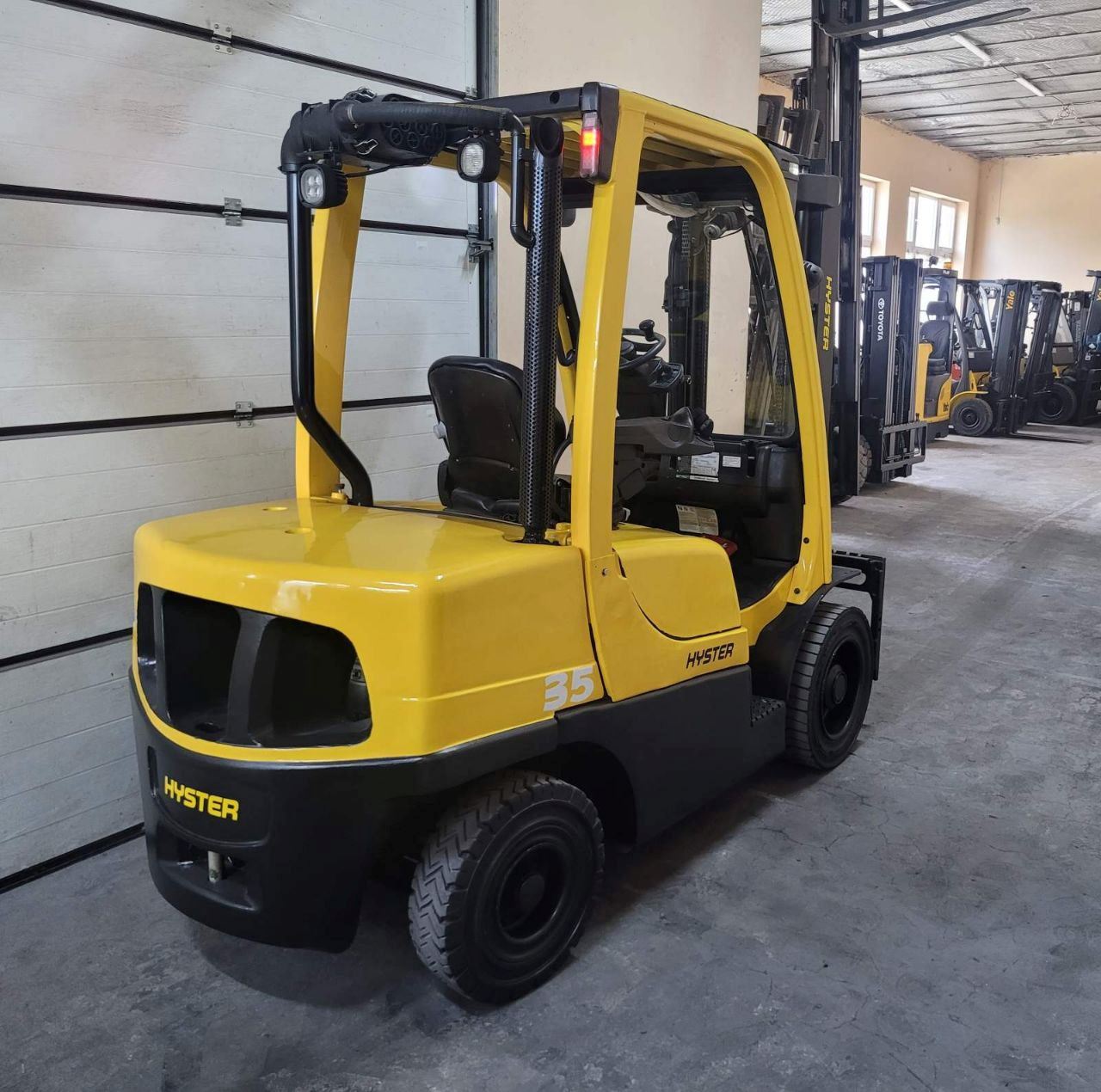 Навантажувач Hyster H3.5FT вилковий, дизельний 3.5 тонн