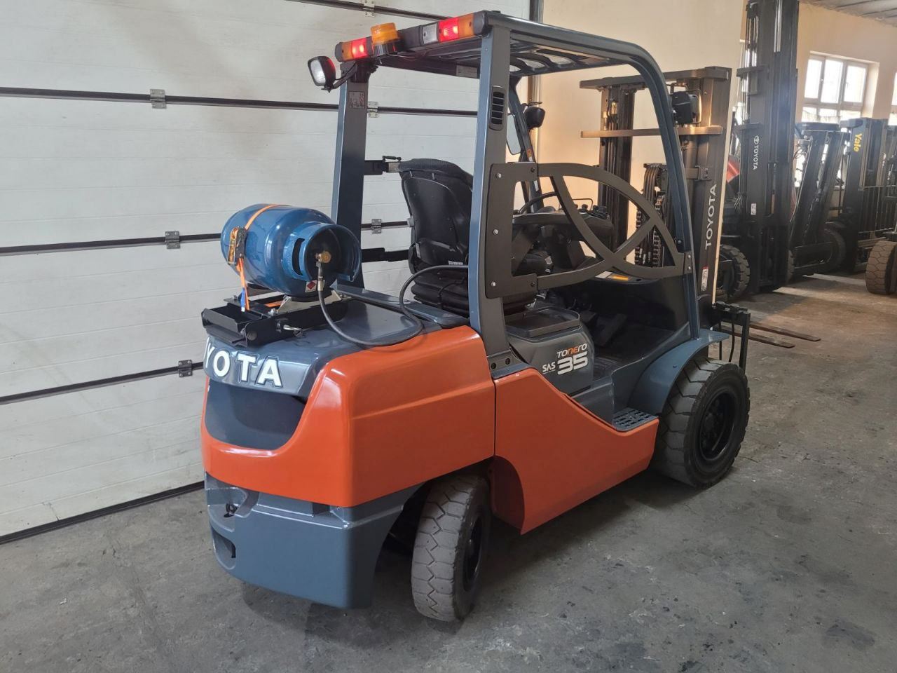 Wózek widłowy Toyota 02-8FGJF35, gaz 3,5 tony