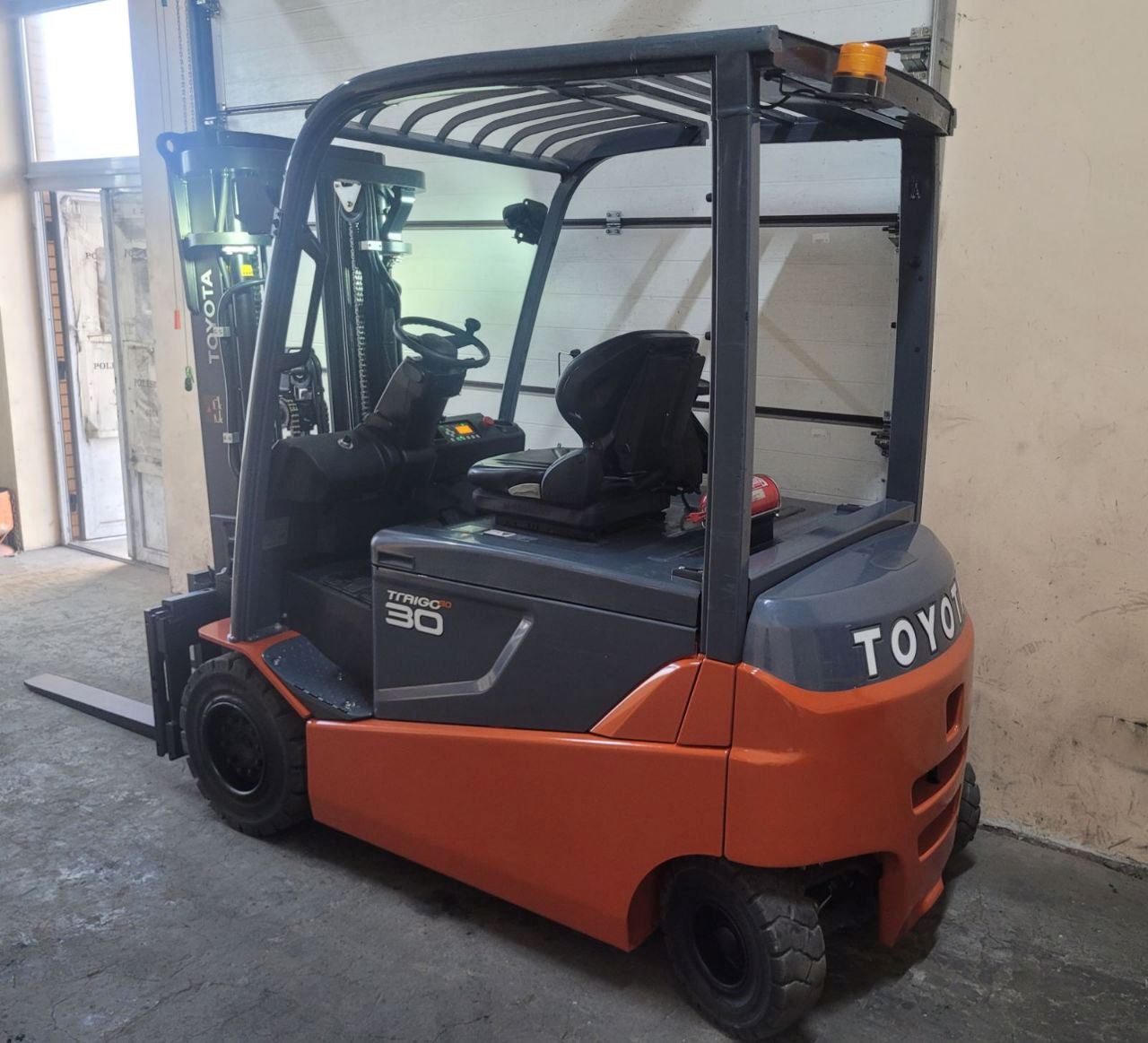 Toyota electric forklift, 3 tons