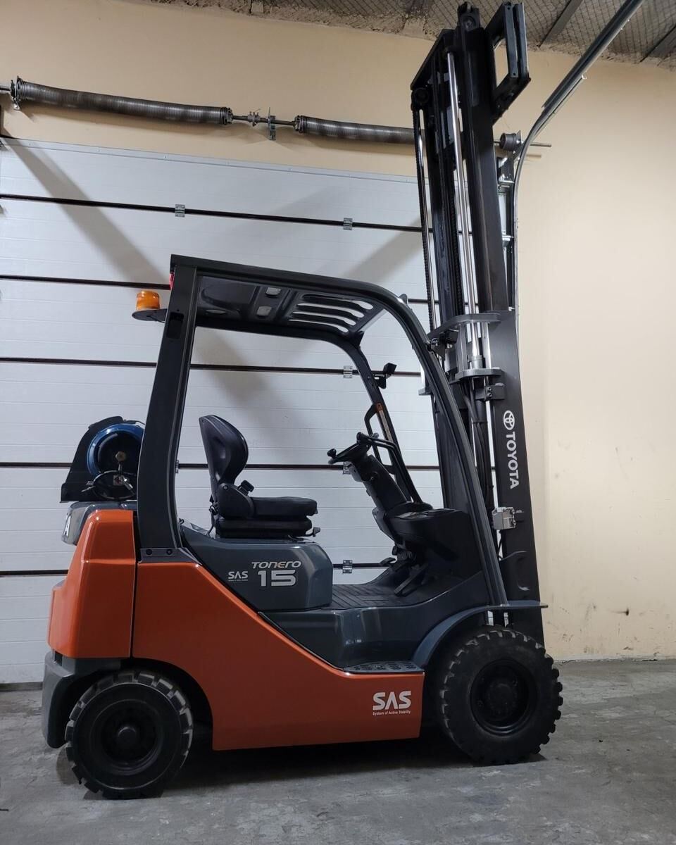 Wózek widłowy na gaz Toyota 02-8FGF15 2014