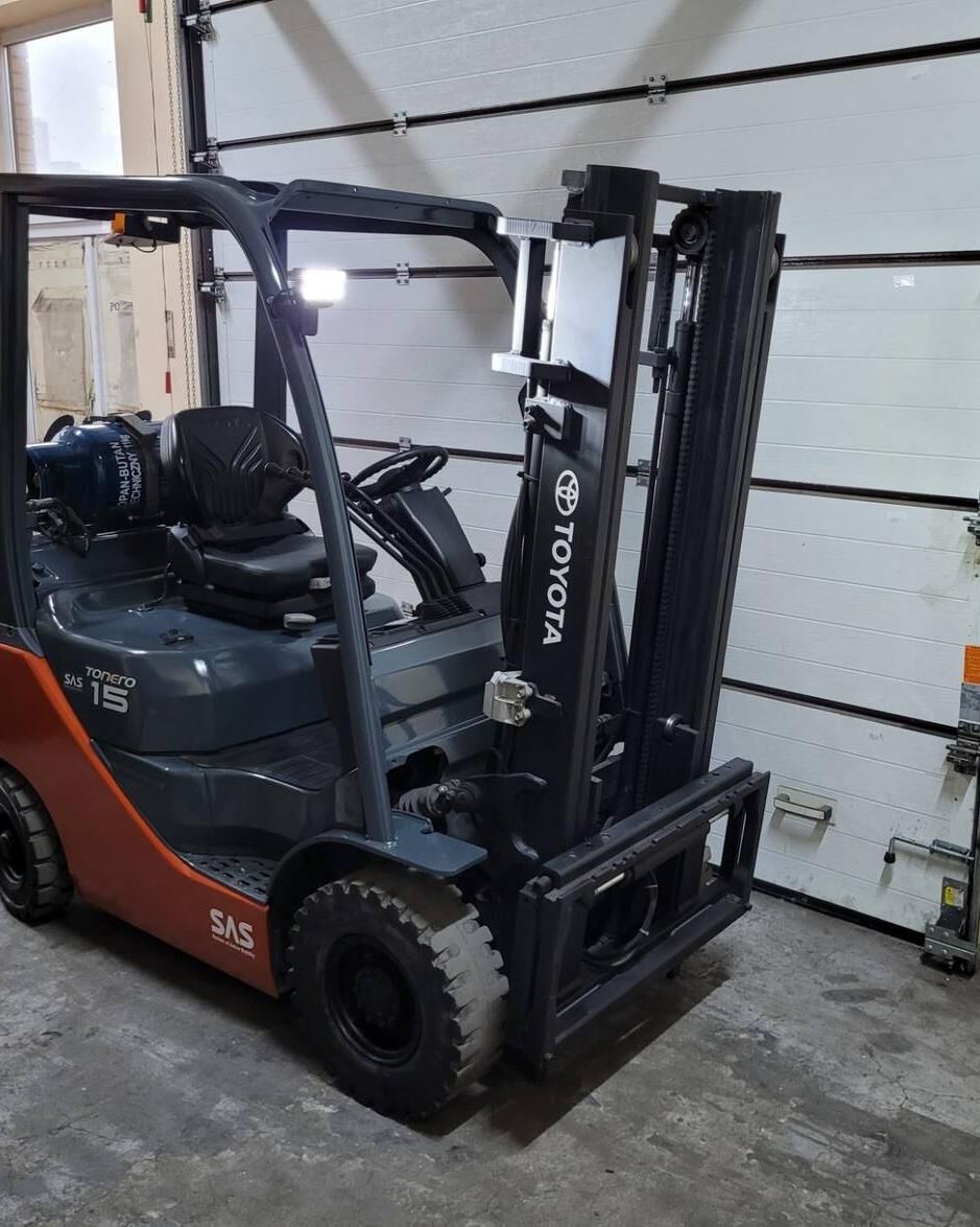 Wózek widłowy na gaz Toyota 02-8FGF15 2014
