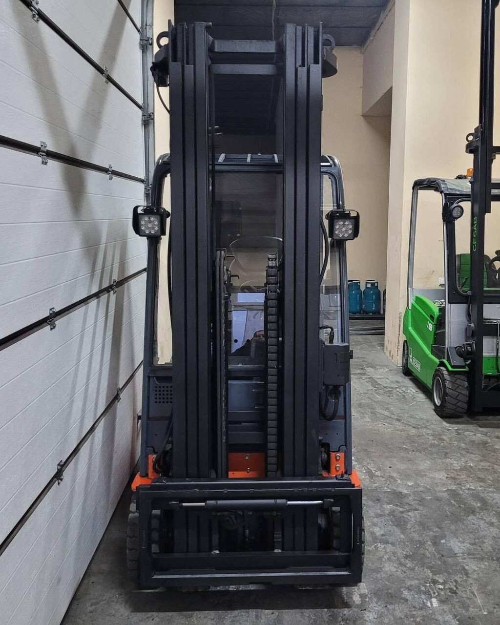Toyota 8FBET16 electric three-support forklift