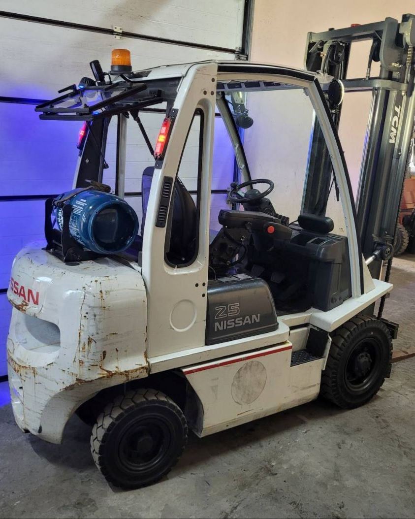 Forklift, gas 2 ton Nissan U1D2A20LQ