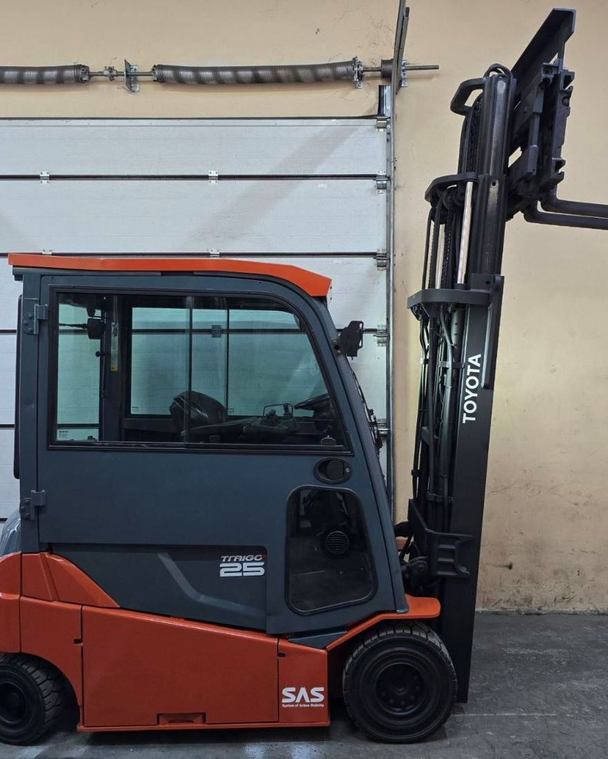 Toyota 8FBMT25 four-wheel electric forklift