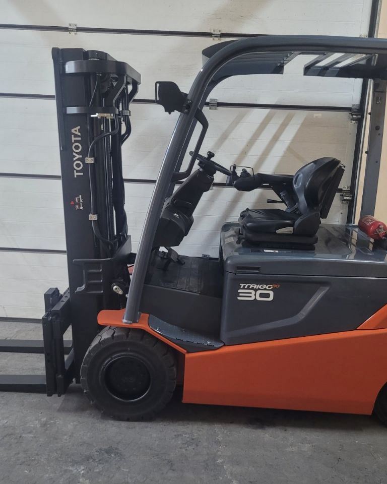 Elektryczny wózek widłowy Toyota, 3 tony